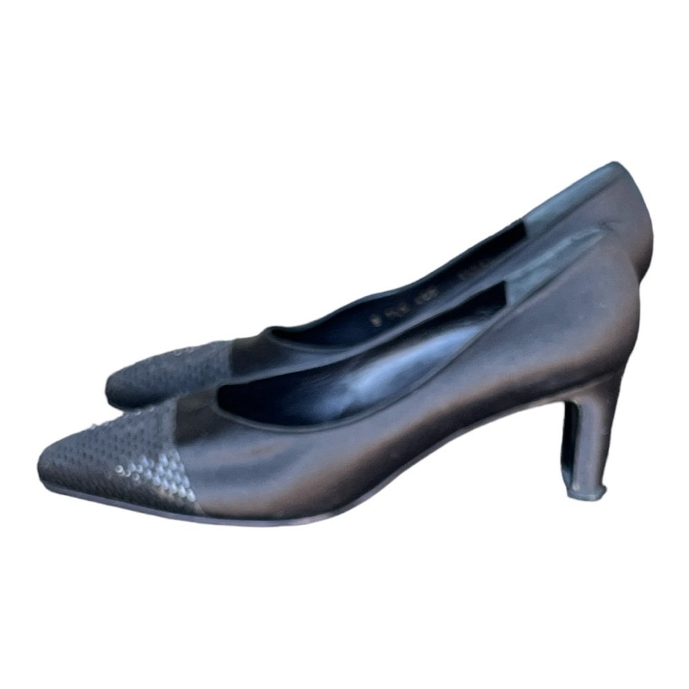 St John Black Dull Satin Pailletes Heeks size 9.5S.